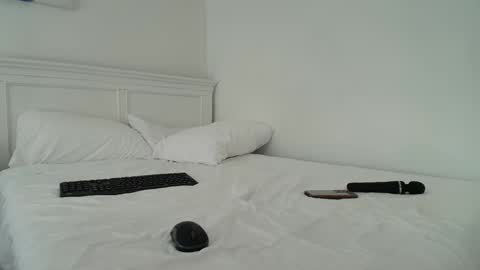 Lil Luna online show from February 9, 9:06 pm