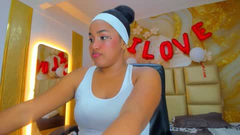 Naomi online show from February 17, 8:08 pm