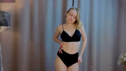 Kate online show from November 6, 1:06 pm