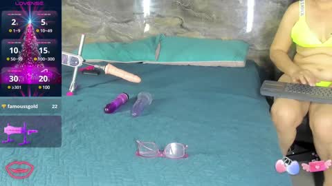 yaya____ online show from December 30, 10:55 pm