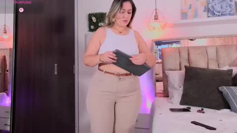 yellow_lily online show from February 22, 4:30 pm