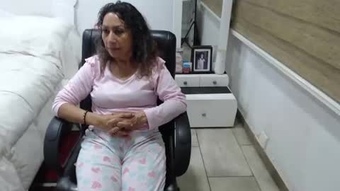 jessy online show from December 4, 3:42 am