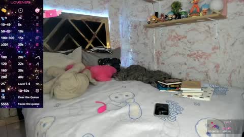 Snapshot of yluismag chatting on December 17, 3:50 am lucy online show from December 17, 3:50 am