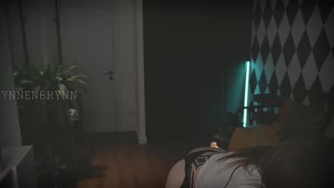 Snapshot of ynnenbrynn chatting on December 13, 10:19 am ynnenbrynn online show from December 13, 10:19 am