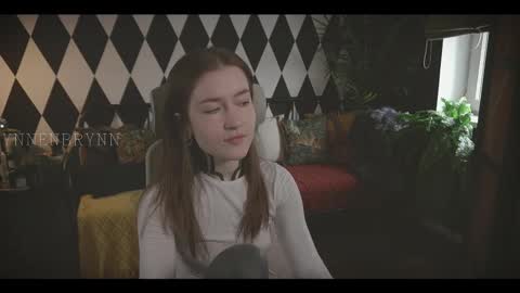 Snapshot of ynnenbrynn chatting on March 7, 3:51 am ynnenbrynn online show from March 7, 3:51 am