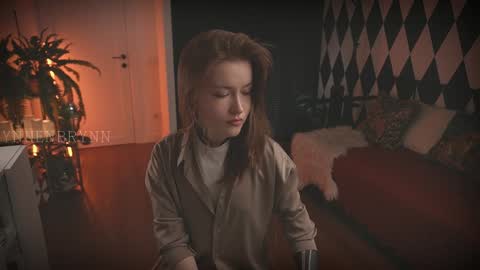 Snapshot of ynnenbrynn chatting on December 16, 7:58 am ynnenbrynn online show from December 16, 7:58 am