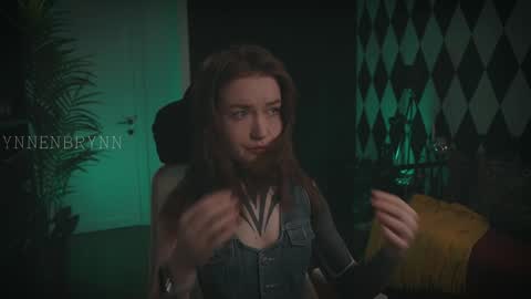 Snapshot of ynnenbrynn chatting on January 25, 11:24 am ynnenbrynn online show from January 25, 11:24 am