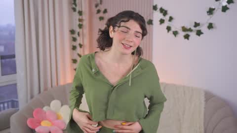 Elizabeth brunette -- Darline blonde  online show from December 6, 7:10 am