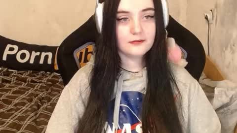 your_8a8y online show from November 12, 12:47 pm