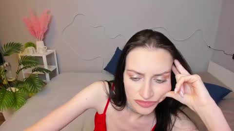 Snapshot of your__queenn chatting on October 20, 6:00 pm Elizabeth online show from October 20, 6:00 pm