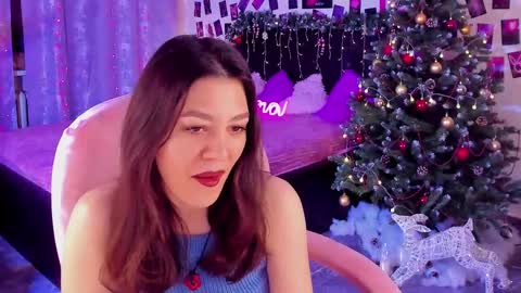 Roxanne online show from December 3, 3:14 pm