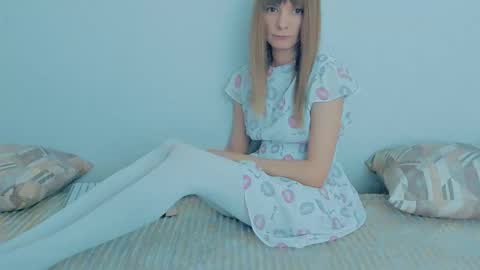Lily online show from October 11, 9:36 am