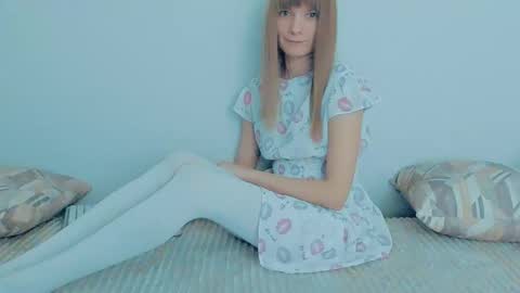 Lily online show from October 10, 8:30 am