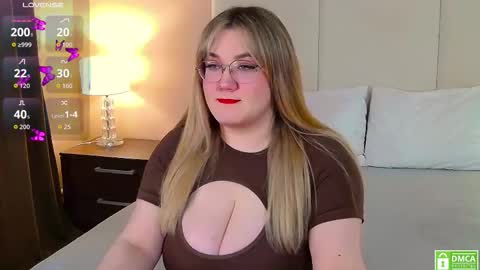 Snapshot of your_dream_nancy chatting on September 14, 1:09 pm Nancy online show from September 14, 1:09 pm