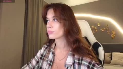 Jessica Loyd online show from December 22, 9:34 am