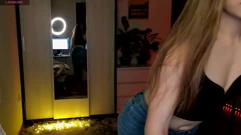 Anikka online show from September 23, 5:00 pm