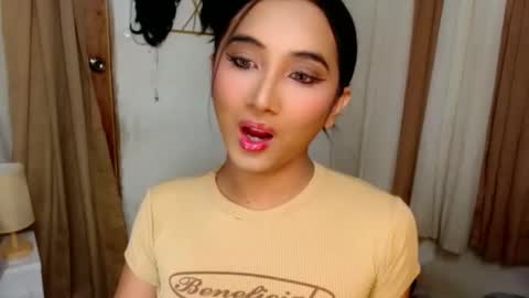 Snapshot of yourasianfave_drea chatting on October 22, 5:40 pm DREA online show from October 22, 5:40 pm
