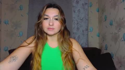 Snapshot of youremily_xx chatting on October 4, 8:02 pm Emily  online show from October 4, 8:02 pm