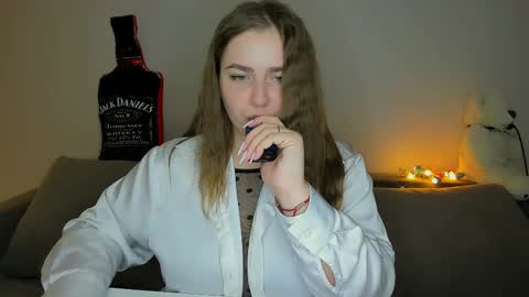 yourgem__ online show from December 16, 4:49 pm