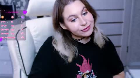 Snapshot of yourkarma_2_0 chatting on September 12, 1:29 pm Karma online show from September 12, 1:29 pm