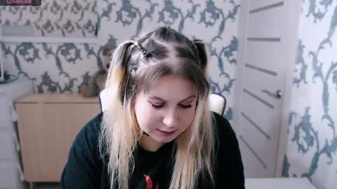 Snapshot of yourkarma_2_0 chatting on December 17, 8:12 am Karma online show from December 17, 8:12 am