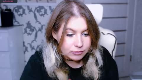 Snapshot of yourkarma_2_0 chatting on October 3, 10:20 am Karma online show from October 3, 10:20 am