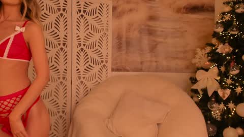 Sarah online show from December 28, 8:36 pm