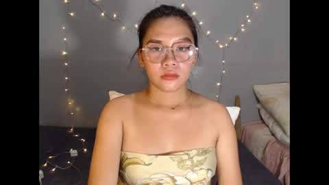 yoursexy_reb online show from December 16, 12:55 pm