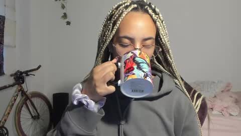 elizabeth  ju   online show from December 27, 10:59 pm