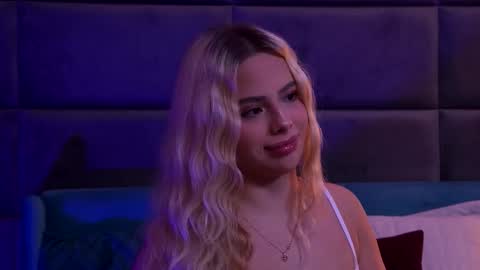 Foxie online show from November 7, 4:01 pm