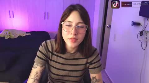 Yulienne online show from November 9, 1:33 am