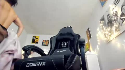 paola online show from February 21, 9:43 pm