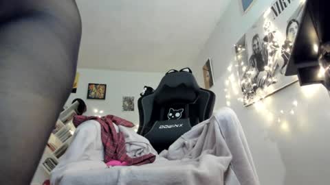 paola online show from January 7, 12:03 am