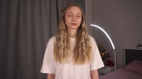 Lina online show from March 10, 5:11 am