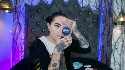   online show from September 18, 7:01 pm