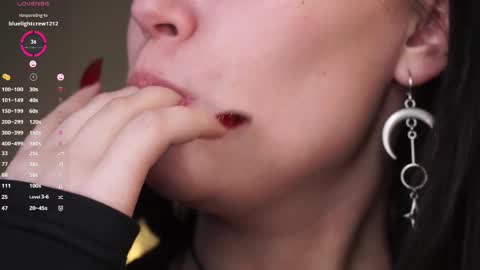 Criss  online show from February 20, 6:09 pm