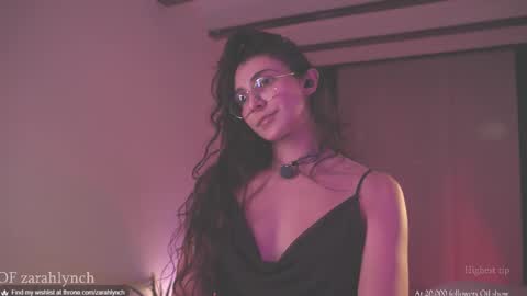 Snapshot of zarahlynch chatting on October 27, 1:45 am Miss Lynch   Next show  2911 online show from October 27, 1:45 am