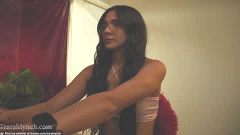 Snapshot of zarahlynch chatting on December 8, 8:36 pm Miss Lynch   Next show  2911 online show from December 8, 8:36 pm