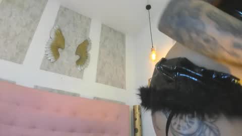 ZHAMIRA  ANDRES online show from November 30, 4:05 am