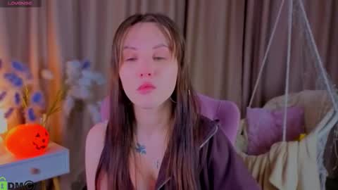 Zlata  Mon Tue Thu Fri Sun Sa GMT 3 0000pm - 0600pm  online show from November 3, 4:00 pm