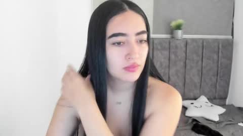 zoe_jones7 online show from November 24, 4:03 am