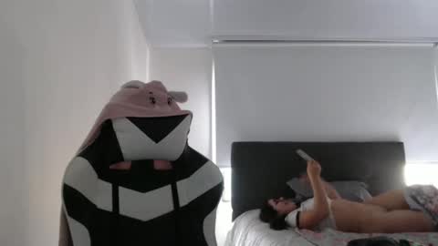 Zoe online show from November 11, 6:38 pm