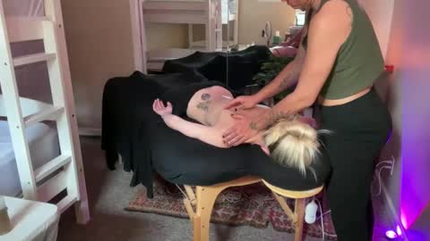 Zoeydanner online show from December 12, 6:31 pm