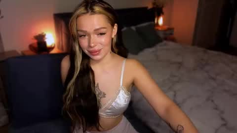 zuzzixx online show from February 22, 5:55 am