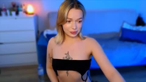 zuzzixx online show from November 7, 6:41 am