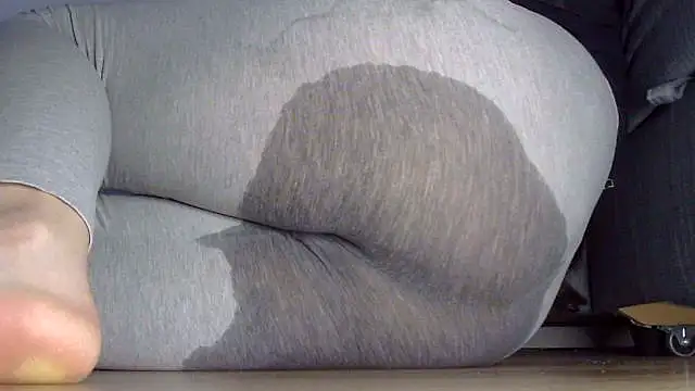 Squirtlady38 online show from December 23, 1:31 am