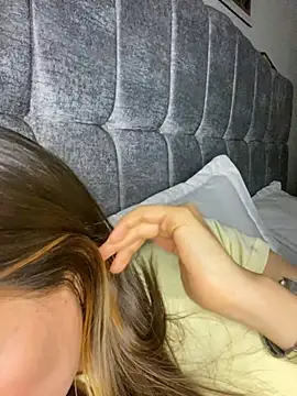 martina contreras online show from February 7, 4:05 am