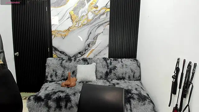 criss 21  online show from January 16, 8:05 pm