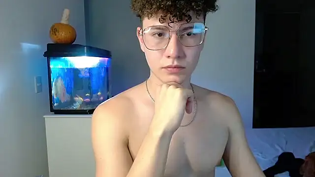 Snapshot of adrian_morelly chatting on October 25, 11:11 pm adrian morelly online show from October 25, 11:11 pm