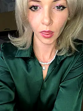 Snapshot of Kristina03 chatting on October 22, 8:47 pm Kristina03 online show from October 22, 8:47 pm